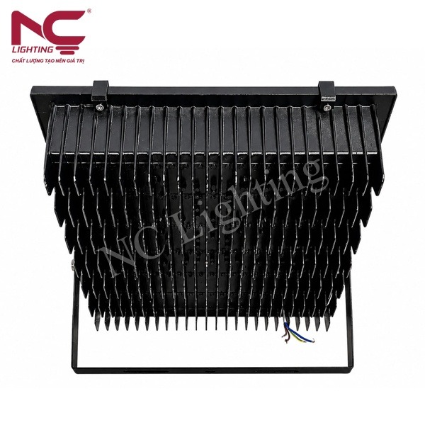 den-pha-led-cao-ap-200w-pnc20-4 Đèn pha LED 200W PNC20