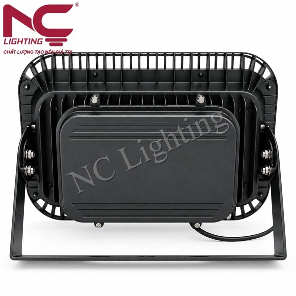 den-pha-led-pnc06-3 Đèn pha LED PNC06