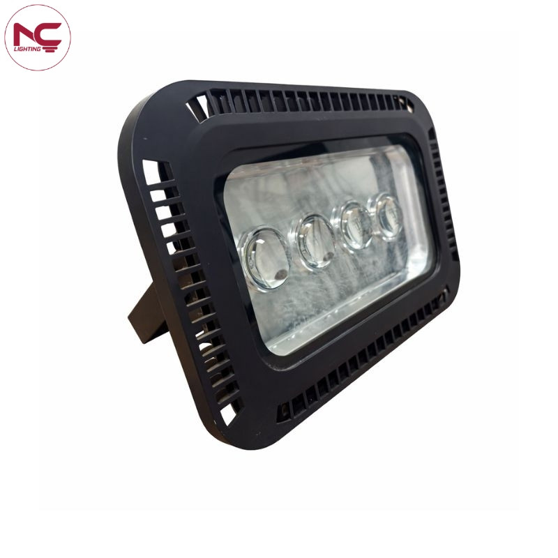 den-pha-led-pnc16 Đèn pha led PNC16 4 mắt, màu đen