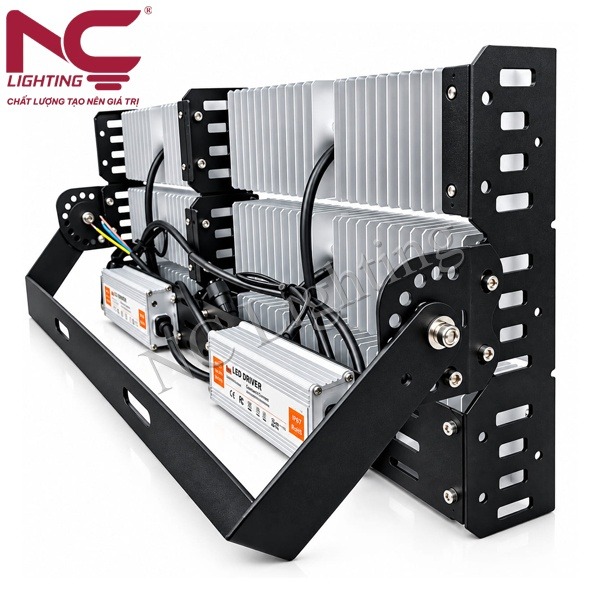 den-pha-led-pnc35-3 Đèn pha LED PNC35