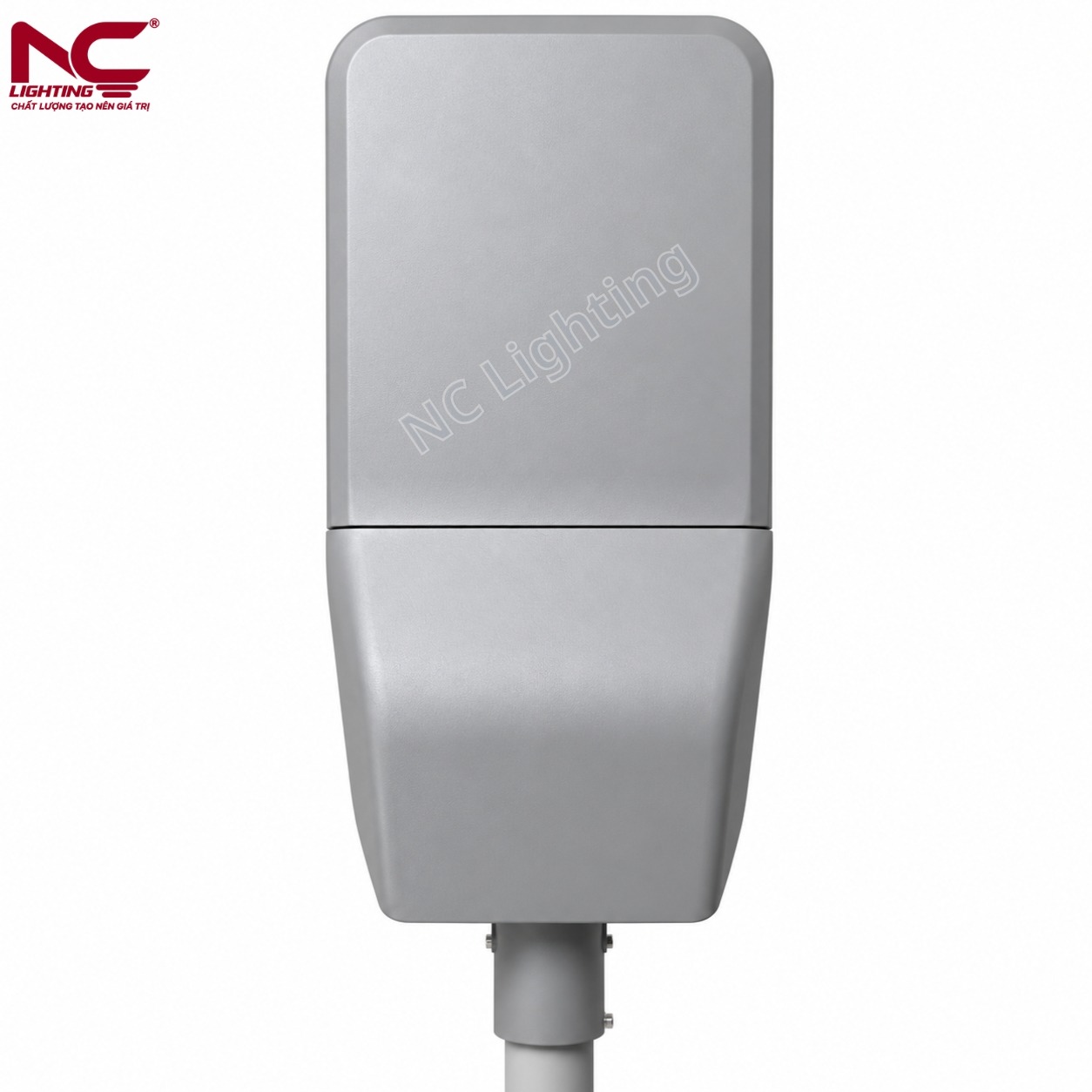 3-mat-sau-lnc67 Mặt sau của LNC67 có khối nổi