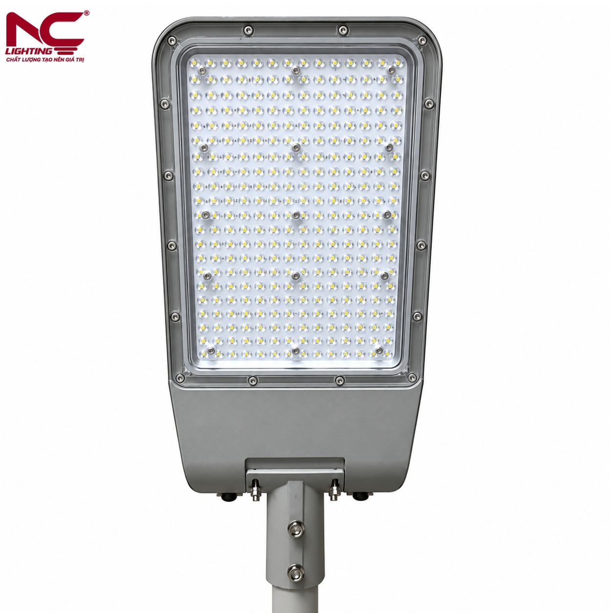 4-mat-truoc-lnc67 Mặt trước LNC-67