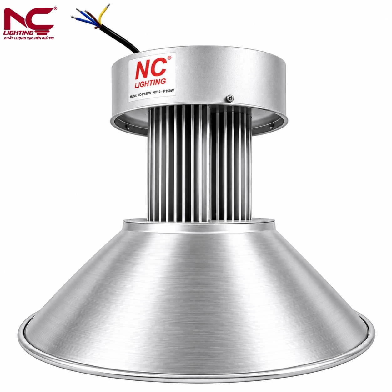 ben-ngoai-xnc13 Bên ngoài XNC-13 có rãnh tản nhiệt