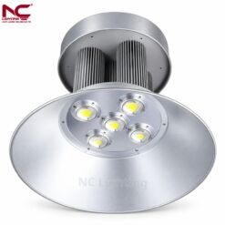 XNC15 tổng thể gồm tản nhiệt phía ngoài và led bên trong