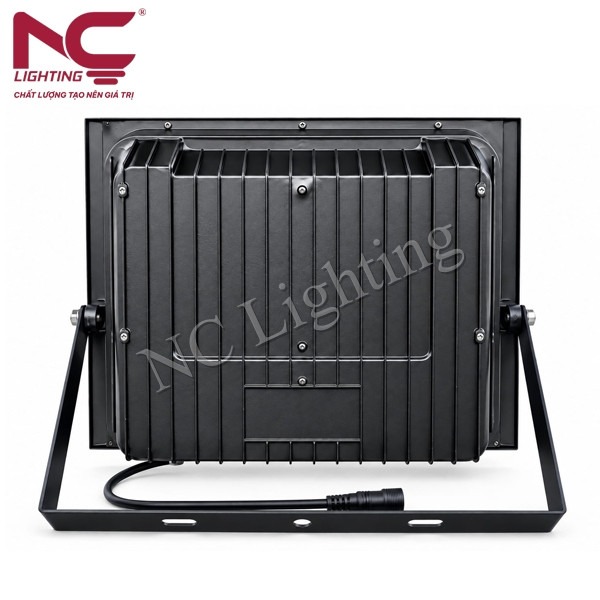 den-pha-led-nang-luong-mat-troi-pnc52-4 Đèn pha năng lượng mặt trời PNC-52