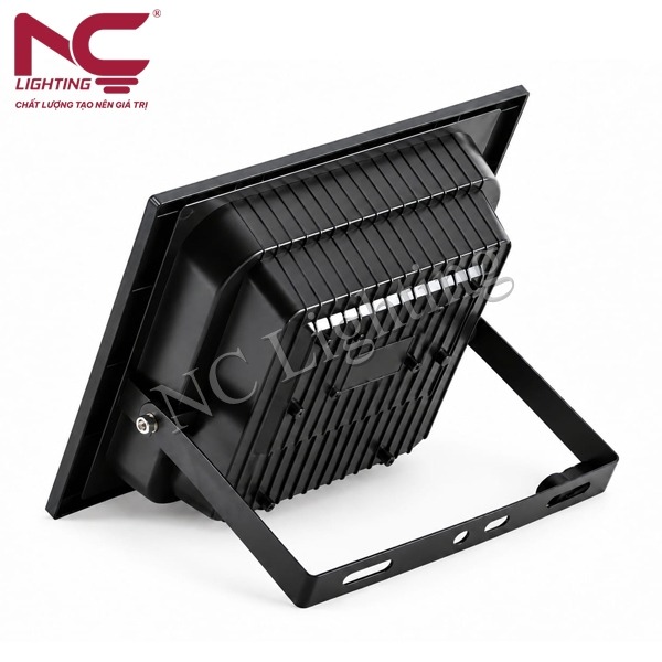 den-pha-nang-luong-mat-troi-pnc-47-3 Đèn pha năng lượng mặt trời PNC-47