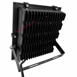 Mặt sau nghiêng trái của PNC-01