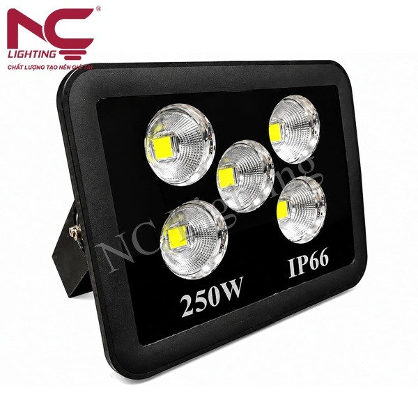 Đèn pha LED 250W PNC39