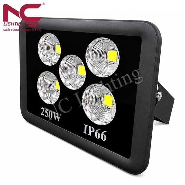Đèn pha LED 250W PNC39