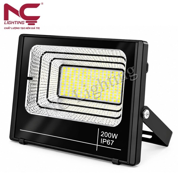 den-pha-nang-luong-mat-troi-pnc-49-1 Đèn pha năng lượng mặt trời PNC-49
