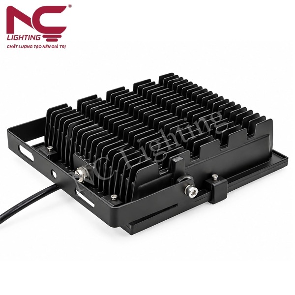 den-pha-nang-luong-mat-troi-pnc-56-4 Đèn pha năng lượng mặt trời PNC-56