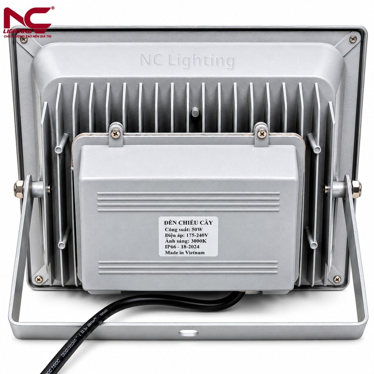 4-mat-sau-nccpx Mặt sau của NCCPX thiết kế rãnh tản nhiệt
