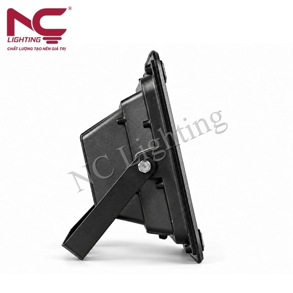 den-pha-nang-luong-mat-troi-pnc-34-3 Đèn pha năng lượng mặt trời PNC-34