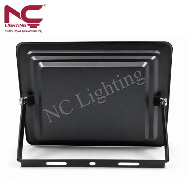 den-pha-nang-luong-mat-troi-pnc-34-4 Đèn pha năng lượng mặt trời PNC-34