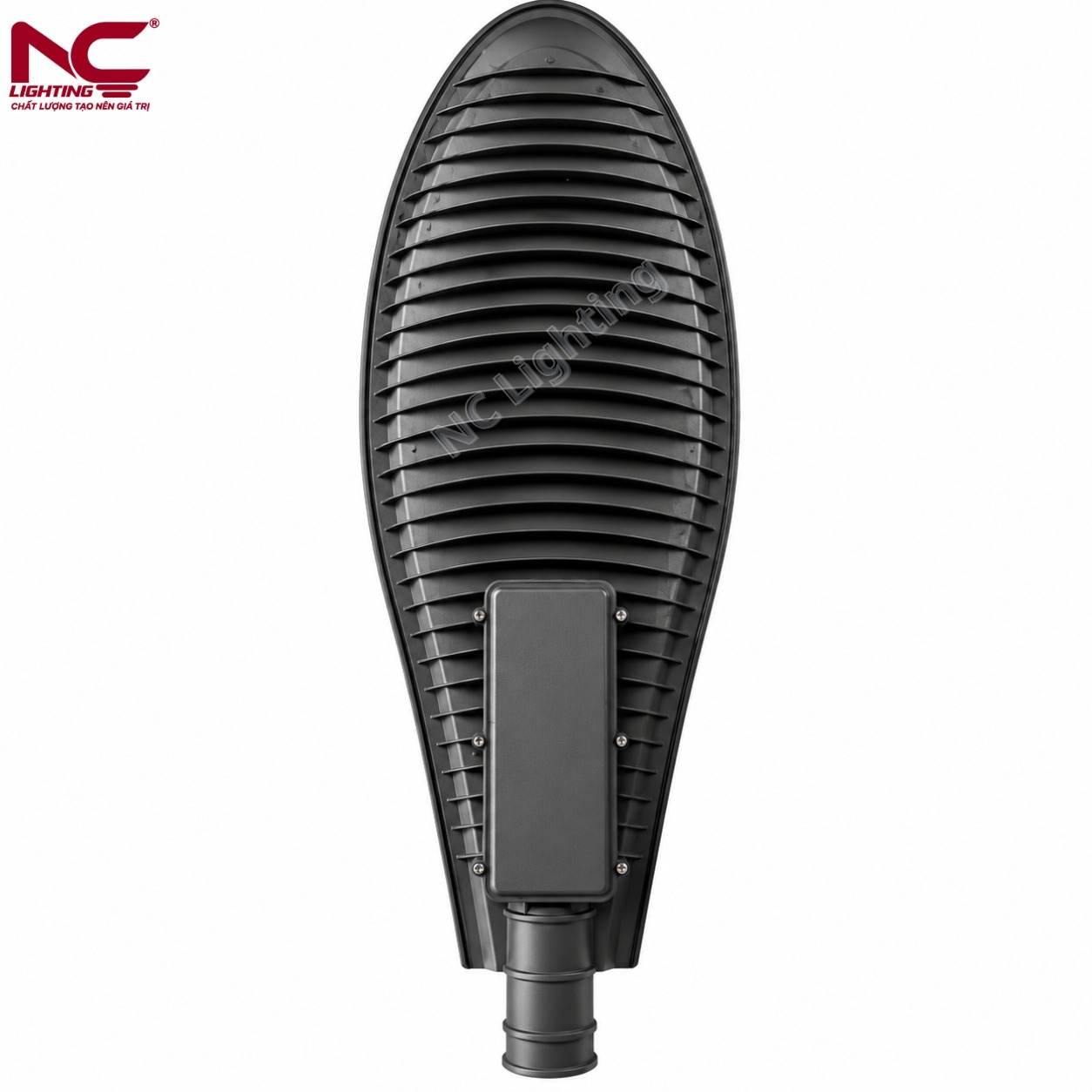 3-mat-sau-lnc-17 Mặt sau LNC-17 có rãnh tản nhiệt