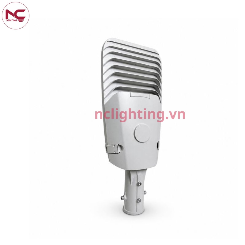 13-nghieng-sau-cua-lnc-135