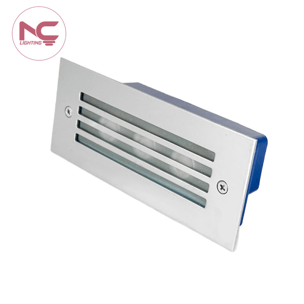 Đèn mặt inox Âm Cầu Thang ACTMI của NC Lighting, có thiết kế hình chữ nhật với bốn khe tản quang