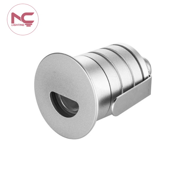 Đèn Nhôm Âm Cầu Thang ACTTN NC Lighting, hình trụ tròn, mặt đèn màu bạc với khe chiếu sáng hình bầu dục/hình hạt đậu