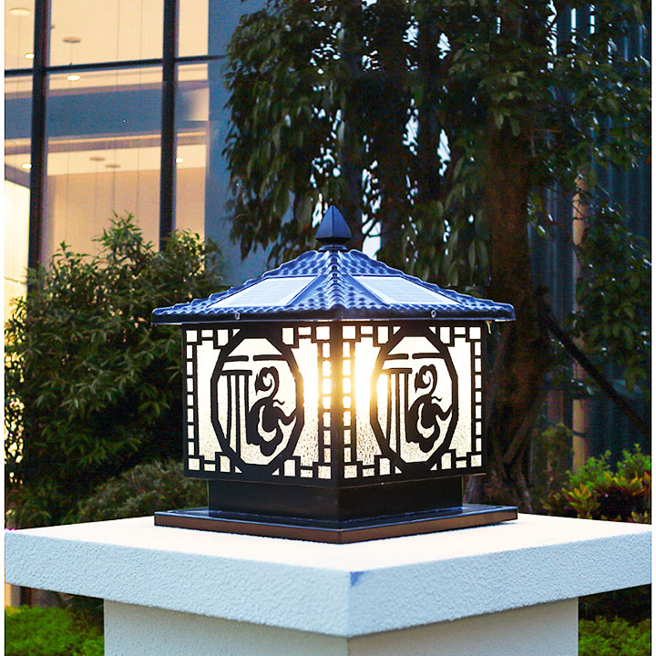 đèn trụ cổng ngoài trời lắp trên cột cổng phong cách cổ điển