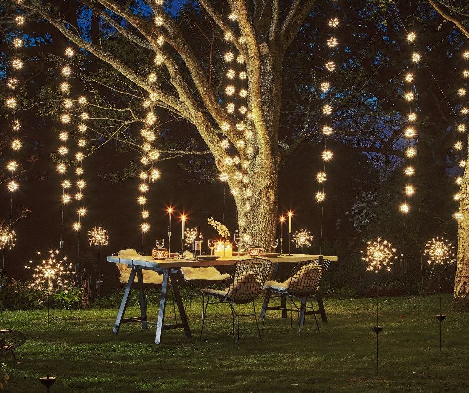 Đèn dây treo trang trí sân vườn dạng thả hình tú cầu