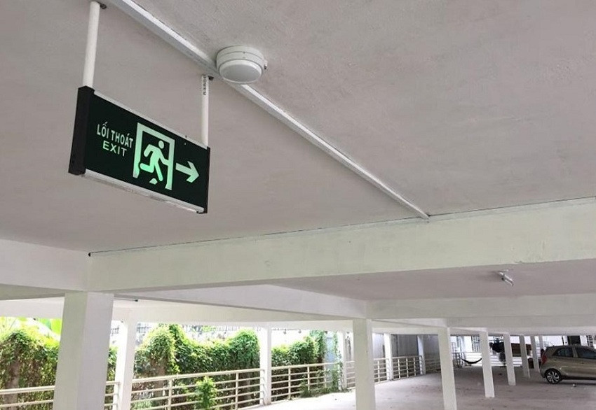 Đèn exit thoát hiểm khu vực tầm hầm