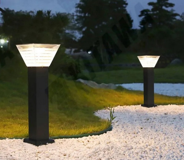 Đèn trụ sân vườn lắp dọc lối đi