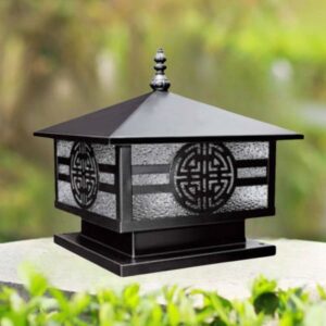 Đèn hàng rào màu đen dạng cổ điển gắn trên trụ cổng