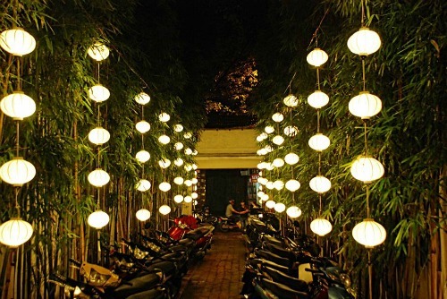 Đèn hàng rào dạng thả trang trí cho quán cafe