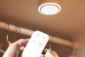 Đèn ed điều khiển từ xa sử dụng điều khiển bấm