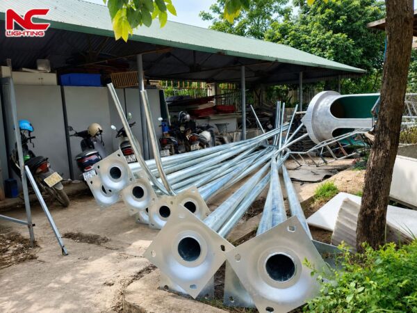 Cột thép đã được bàn giao cho công trình trường học Thạch Đà B