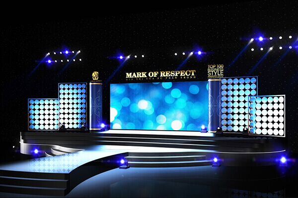 Những chiếc đèn backdrop được lắp ở trên và dưới cho ánh sáng ổn định 