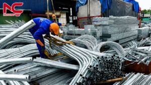 đơn hàng đi lào cai đã hoàn tất và thợ đang dỡ hàng xuống