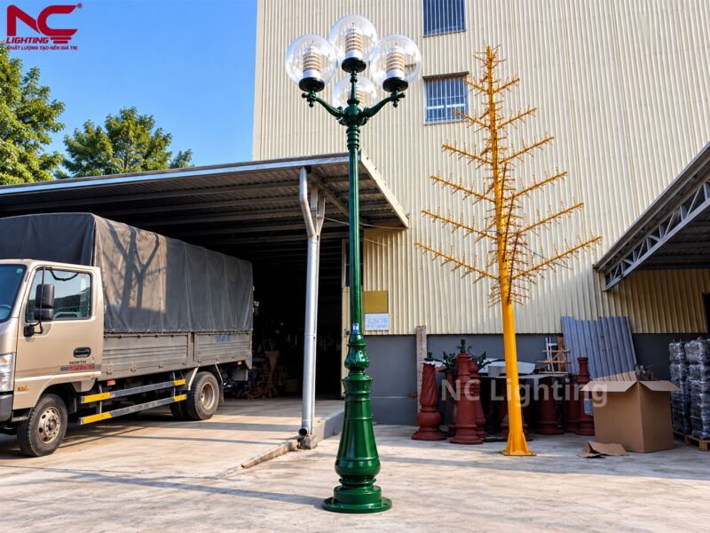 Cột đèn cung cấp cho dự án chiếu sáng cảnh quan Học Viện Nông Nghiệp