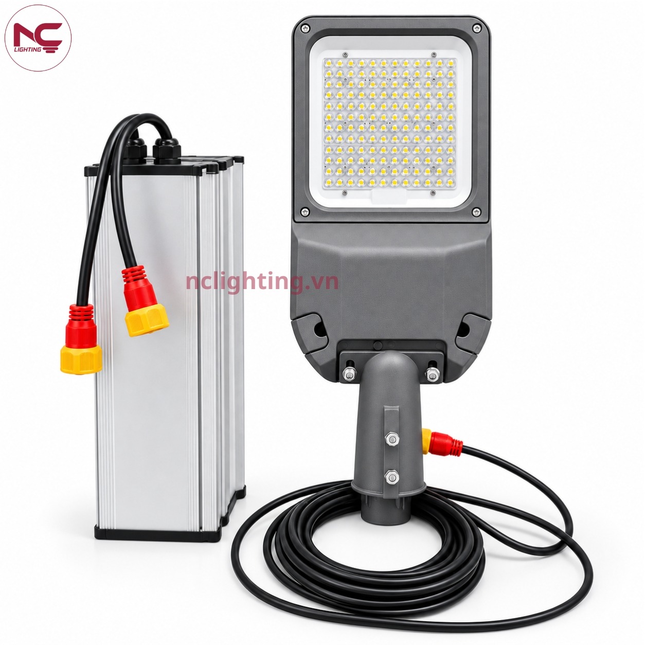 3 Đèn LNC-113 với tấm pin rời