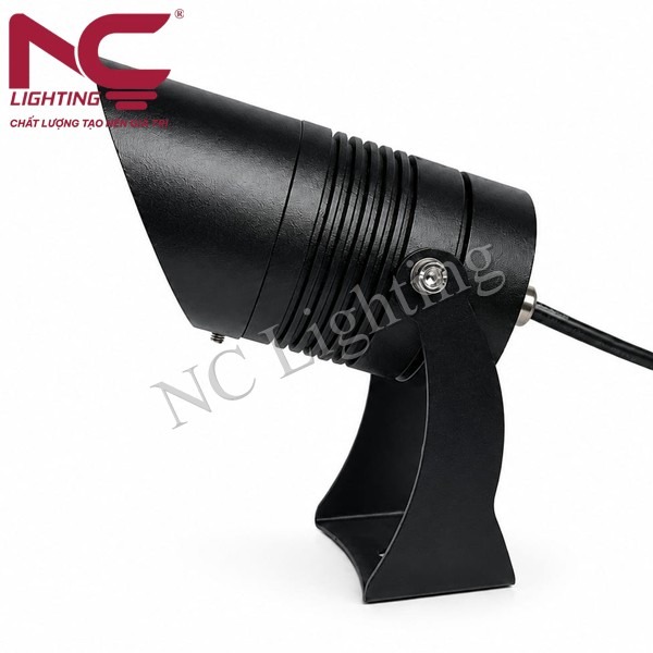 den-cam-co-nhom-duc-nccmnd-4 Đèn cắm cỏ nhôm đúc NCCMND