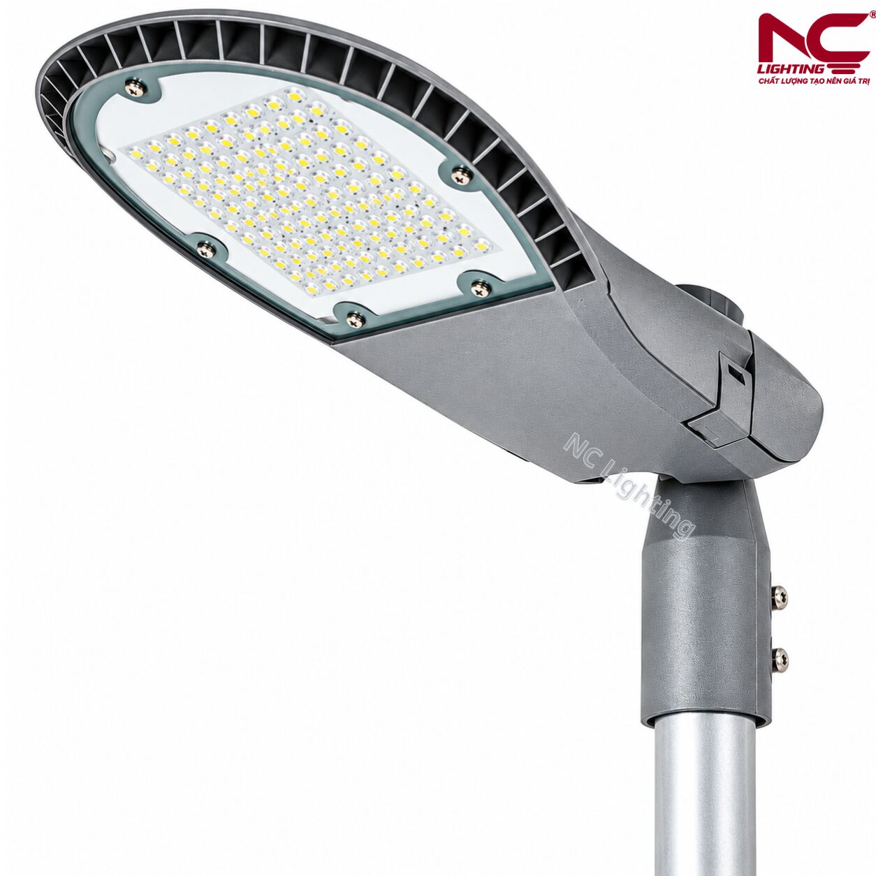 3-lnc-146-lap-can-2 LNC-146 được lắp ở cần đèn