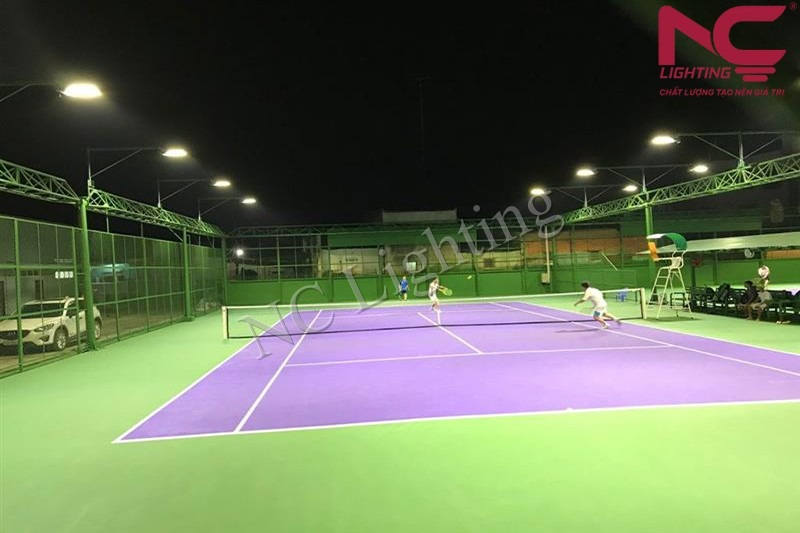 Đèn pha LED sân cầu lông
