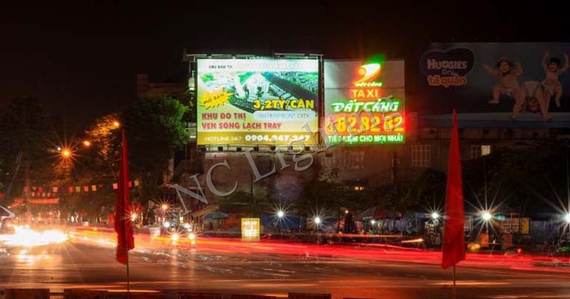Hướng dẫn bố trí đèn pha LED bảng hiệu